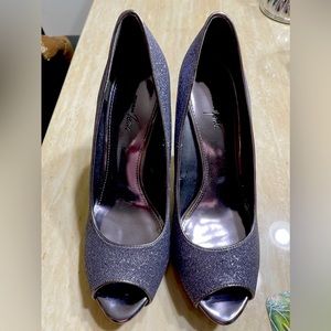 Jennifer Ferrar size 9, 5 inch heels